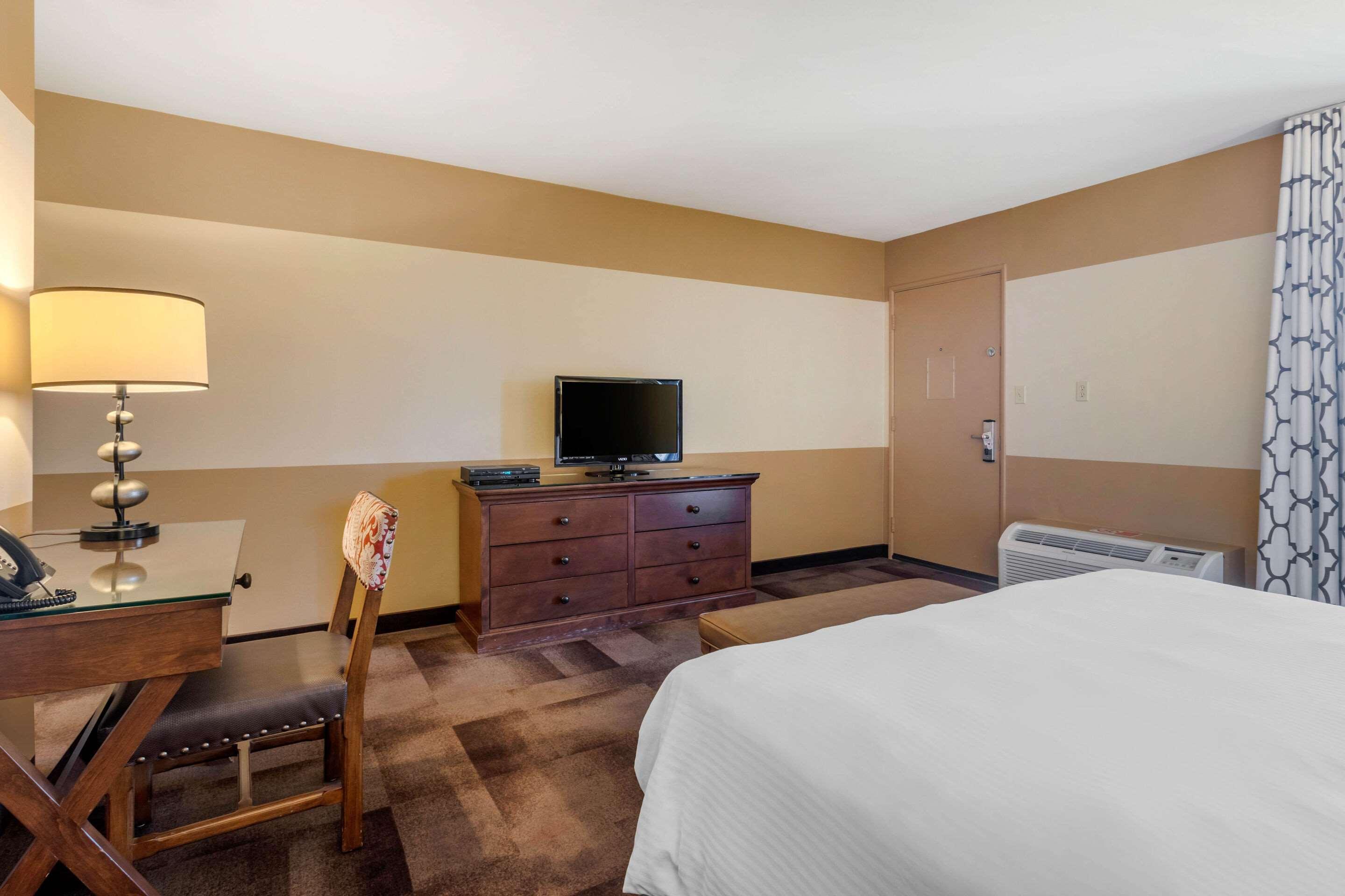คาร์ลตัน โอคส์ ลอดจ์, แอสเซนด์ โฮเทล คอลเล็กชั่น Hotel ซานที ภายนอก รูปภาพ